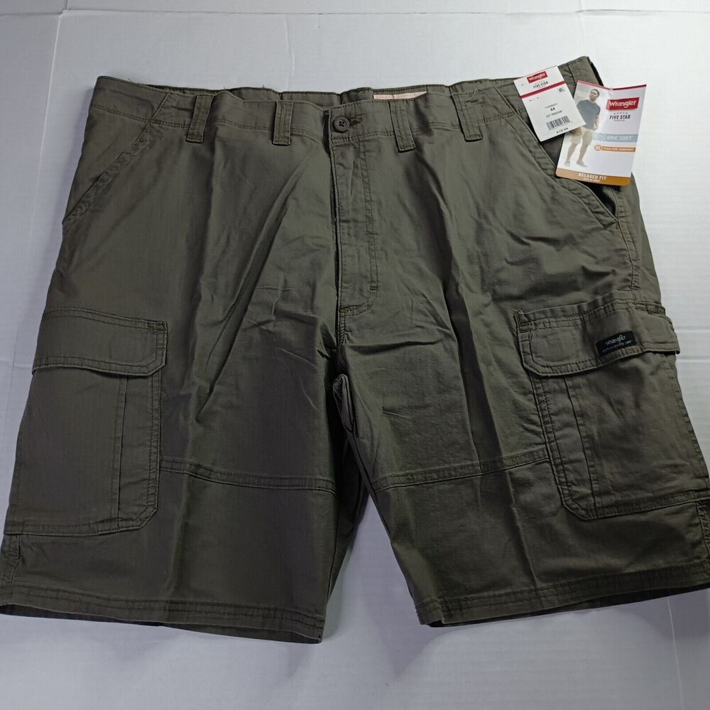 Wrangler Relaxed Fit Cargo Shorts Men's Size 44 Green Flex For Comfort Epic Soft